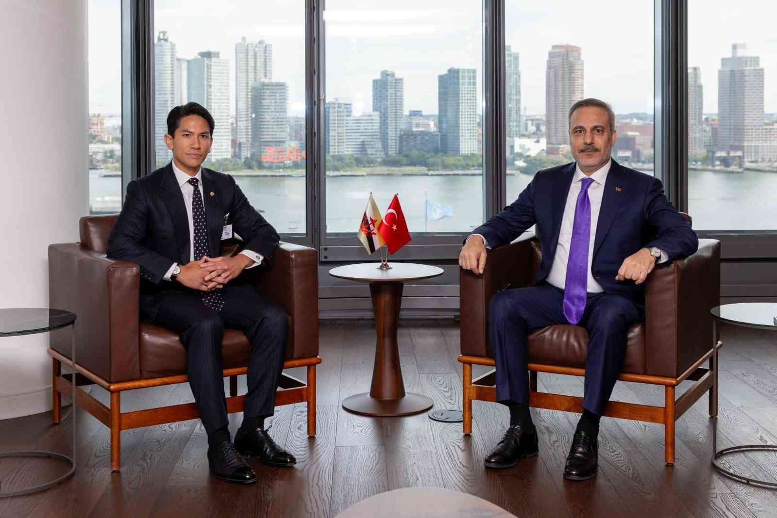 Bakan Fidan, Brunei Dışişleri Bakanı Mateen ile bir araya geldi