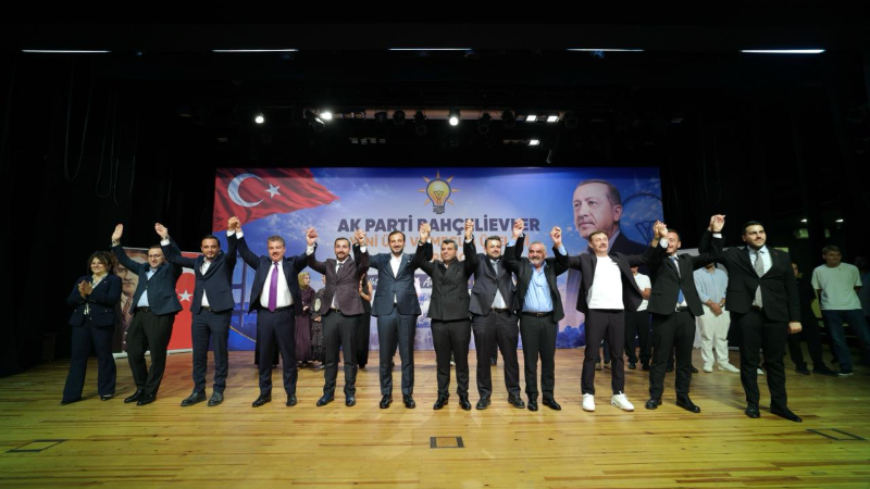 Bahçelievler Belediye Meclisi’nde dengeler değişti: 3 CHP’li üye AK Parti’ye katıldı