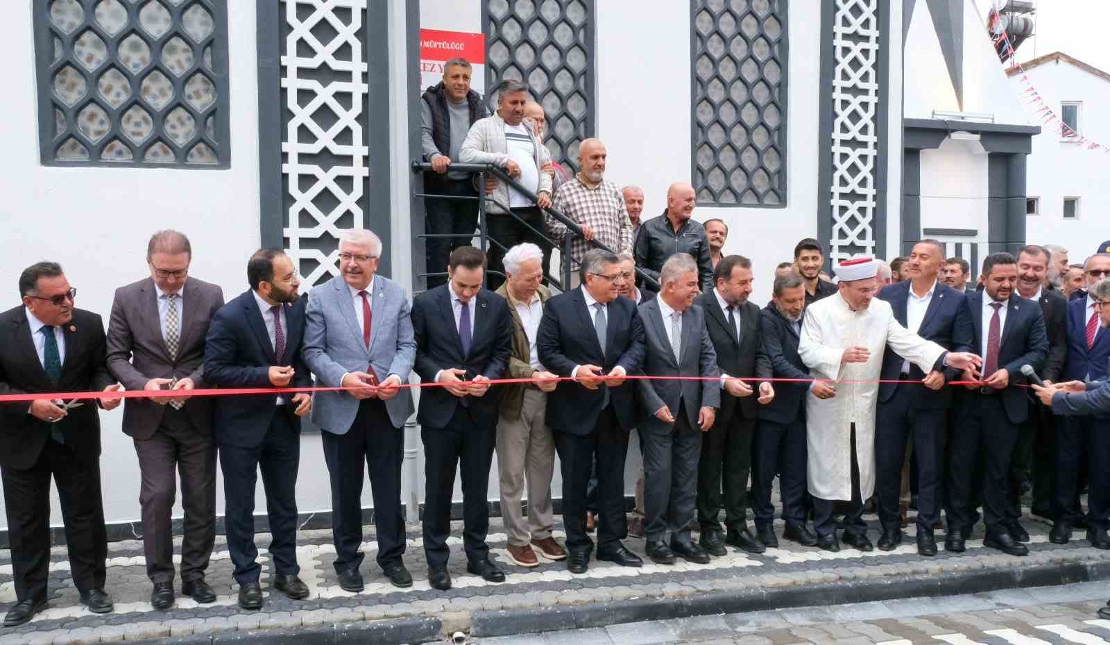 Durağan Yeni Camii dualarla ibadete açıldı