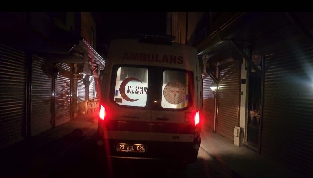 Elazığ’da bıçaklı kavga: 2 yaralı