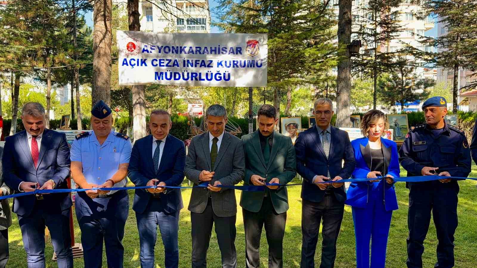 Mahkumların el emeği eserleri göz doldurdu