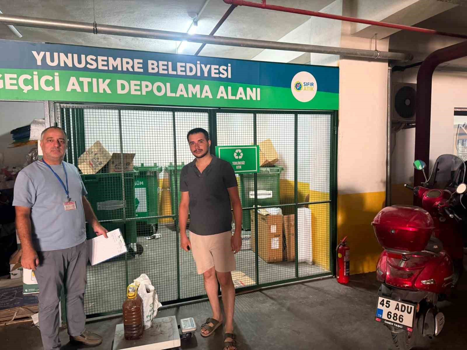 Yunusemre’de 3 litre atık yağ getirene 1 litre sıvı yağ hediye
