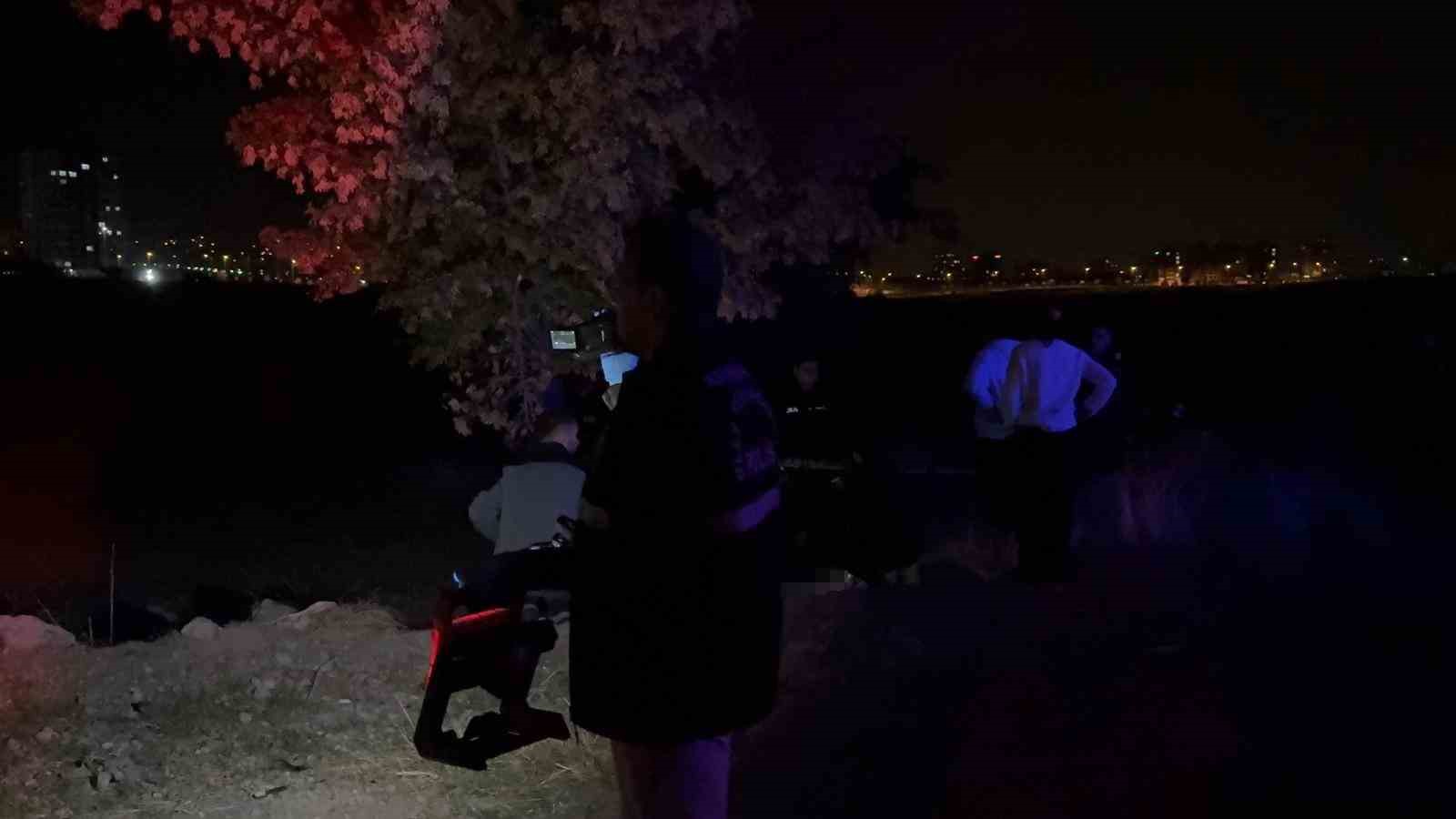 Ağaçta asılı halde ölü bulundu