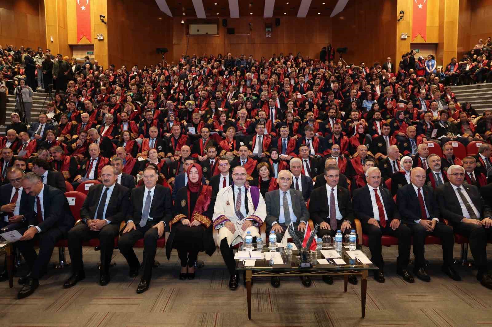 Atatürk Üniversitesi Rektörü Prof. Dr. Hacımüftüoğlu: 