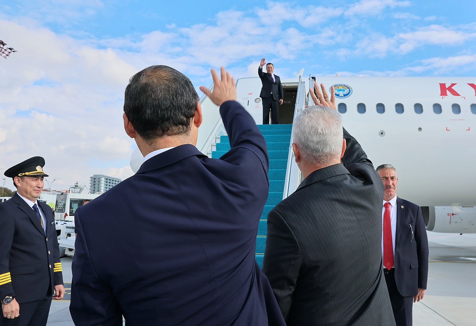 Bakan Bolat, Kazakistan ve Kırgızistan cumhurbaşkanlarını uğurladı