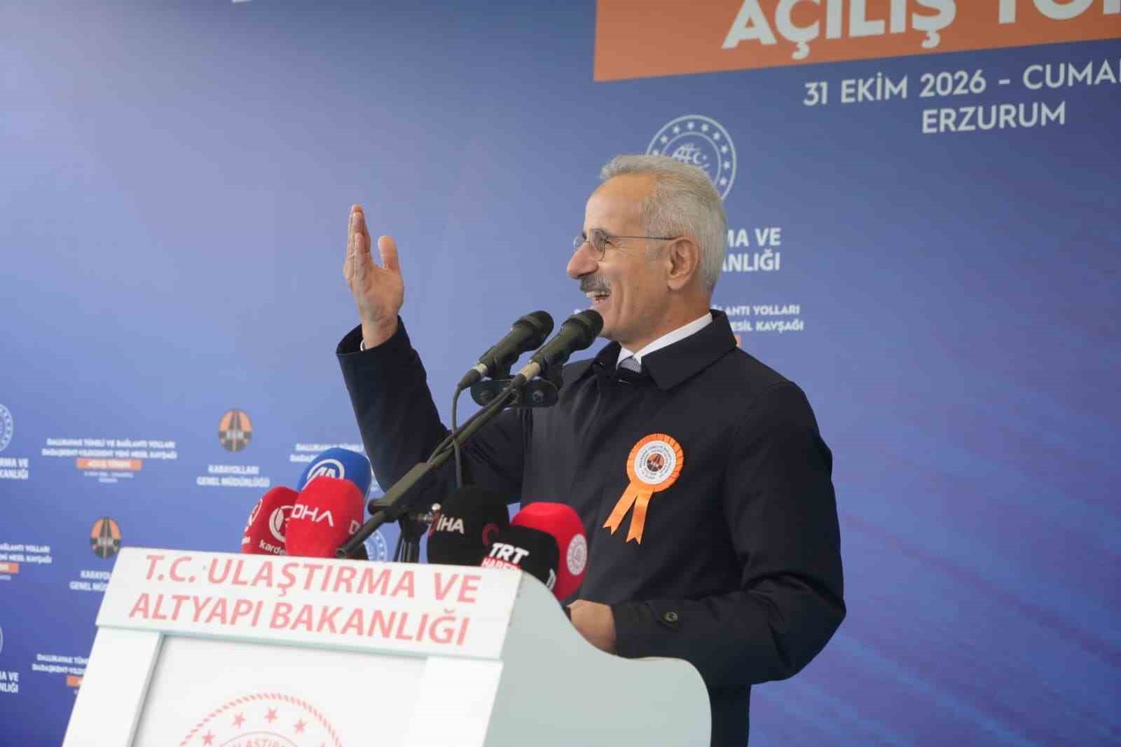 Bakan Uraloğlu müjdeyi verdi: Erzincan-Erzurum-Kars hızlı tren hattı geliyor
