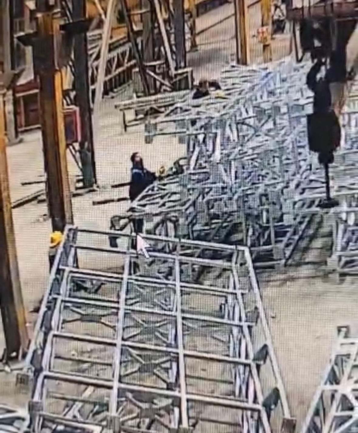 Başkentte Sanayi Tesisinde Feci Kaza: Çelik Platformun Altında Kalan Genç İşçi Hayatını Kaybetti