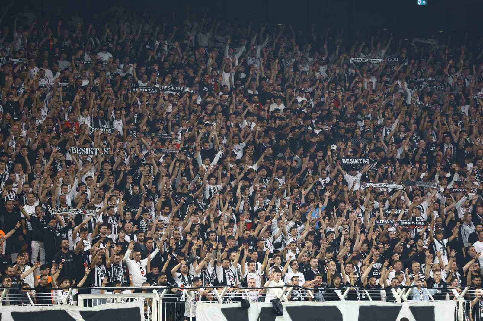 Beşiktaş’tan Trabzonspor’un deplasman yasağı kaldırılsın paylaşımına destek
