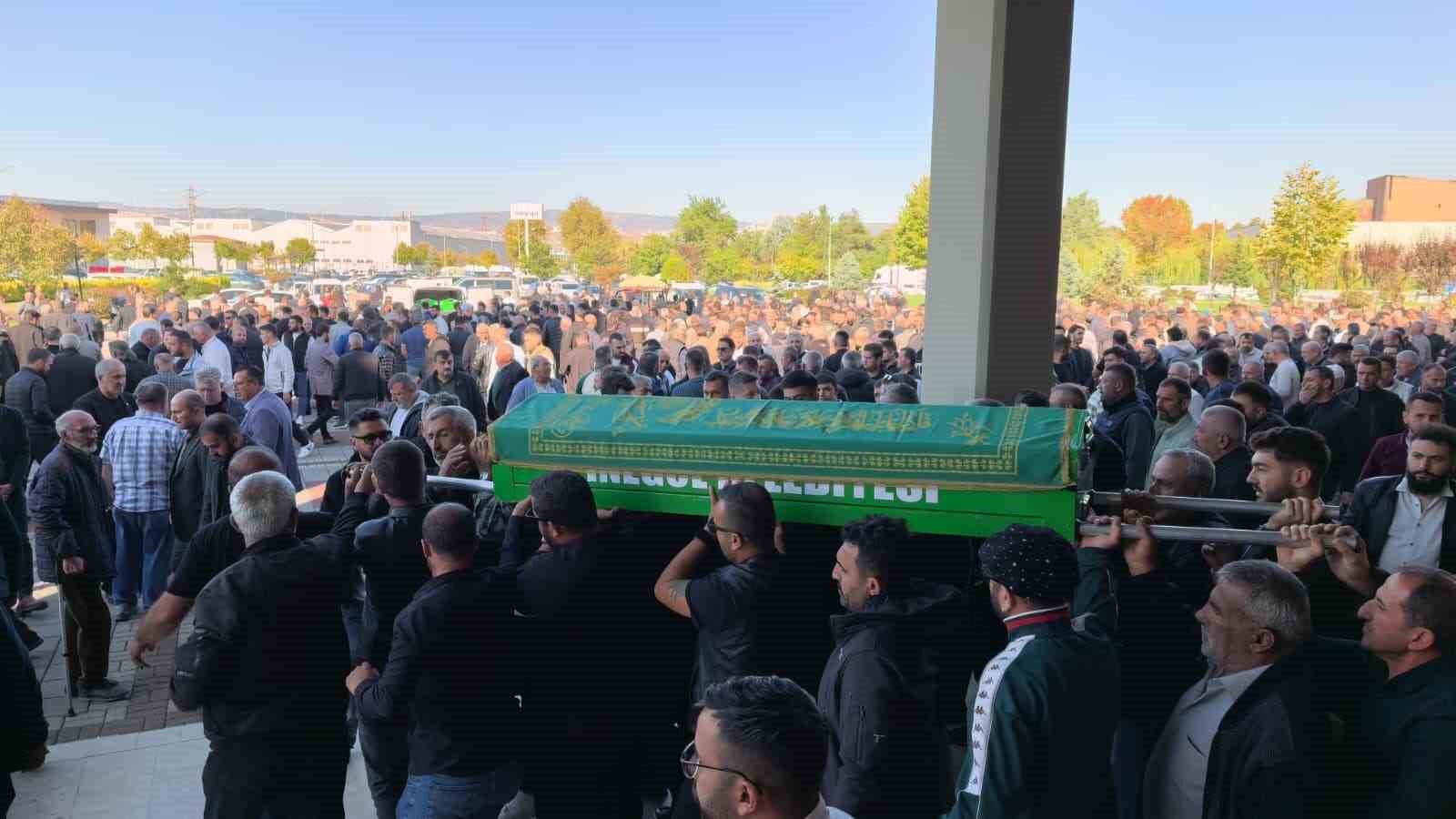 Bursa’da iş kazası sonrası hayatını kaybeden iş yeri sahibi son yolculuğuna uğurlandı