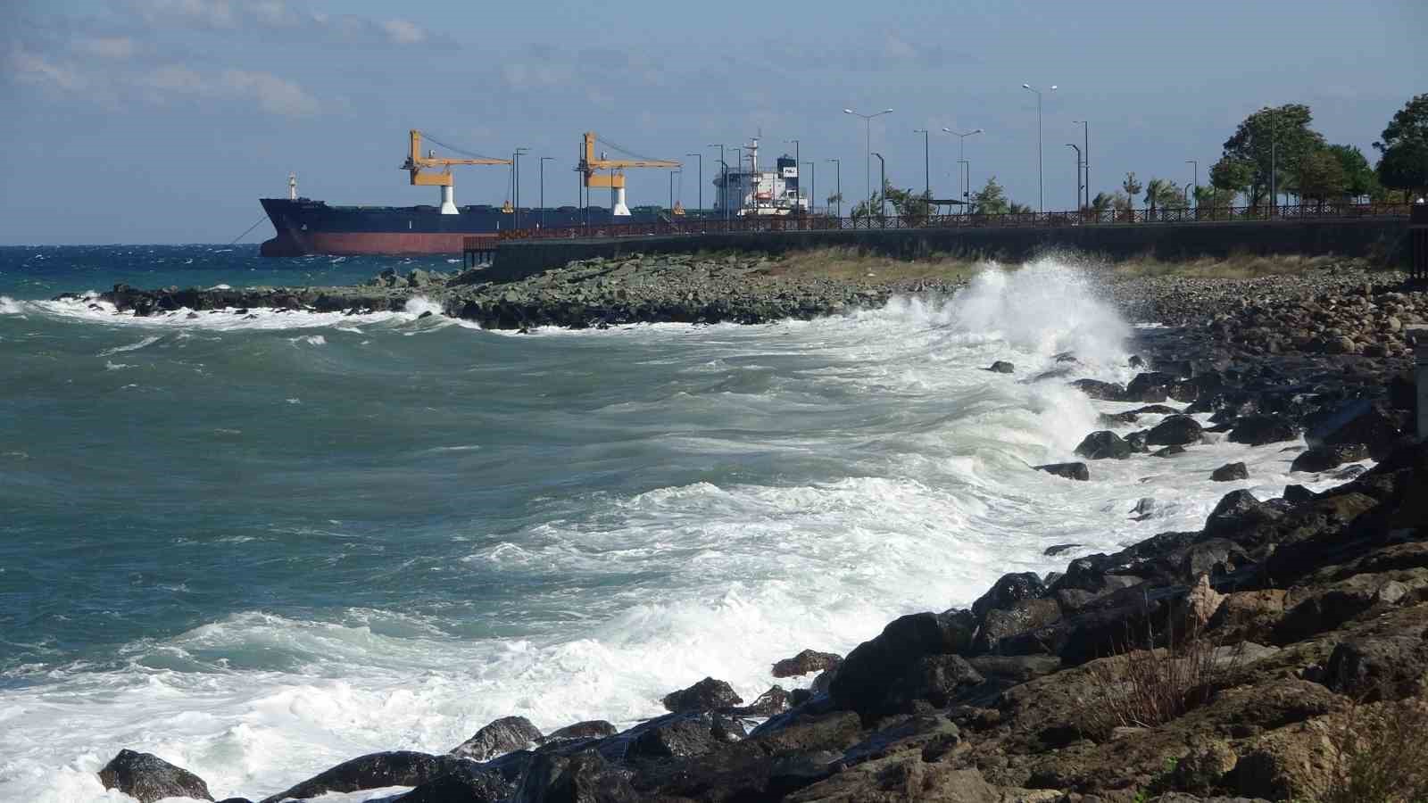 Doğu Karadeniz’de fırtına etkili oluyor