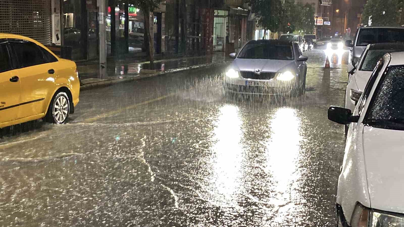 Elazığ’da sağanak etkisini sürdürüyor