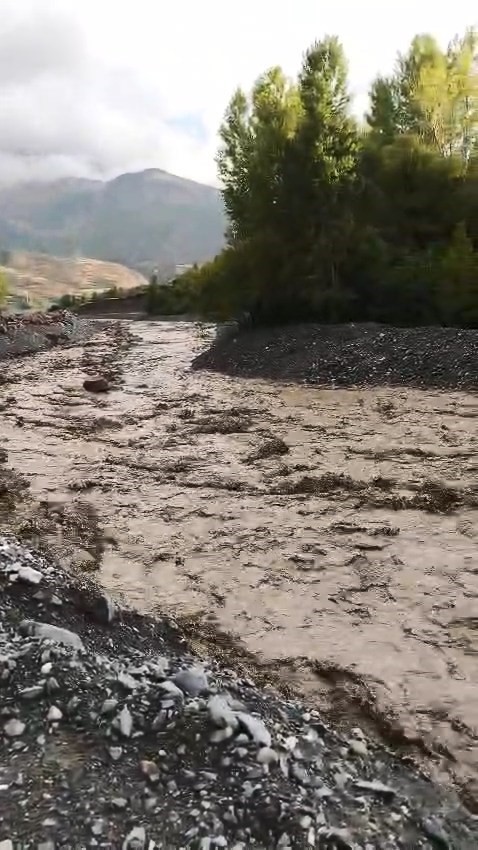 Elazığ’da sağanak sonrası sel meydana geldi