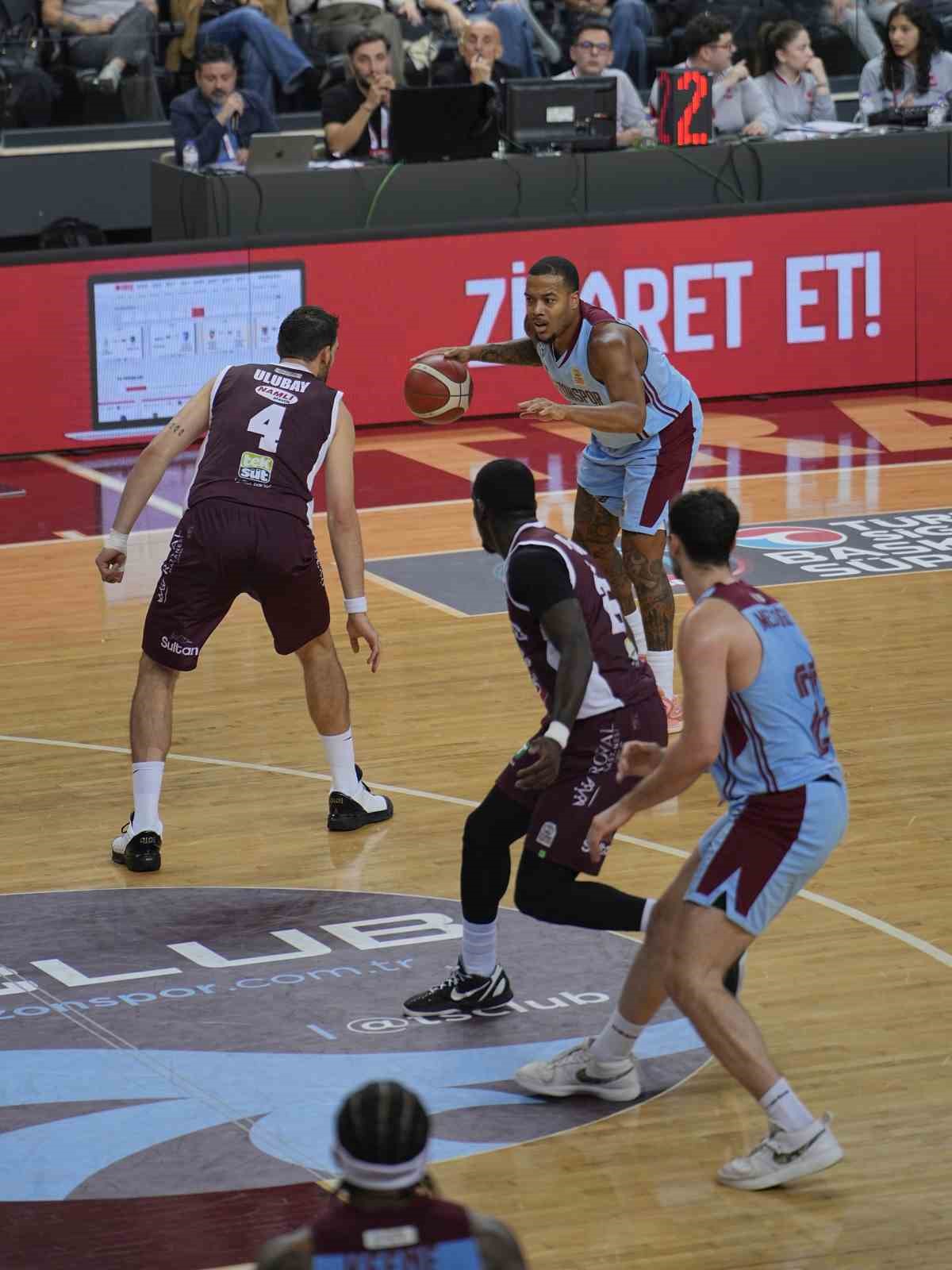 Hayri Gür'de Nefes Kesen Mücadele: Trabzonspor, Bordo Bandırma'yı 83-80 Mağlup Etti