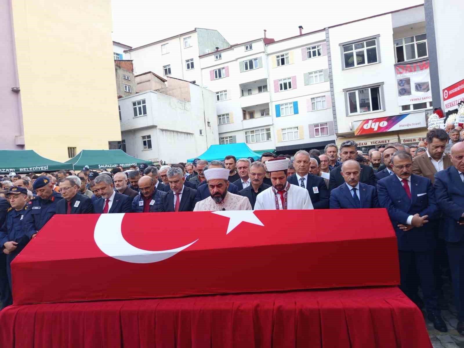 Kalp krizi sonrası hayatını kaybeden polis memuruna son görev
