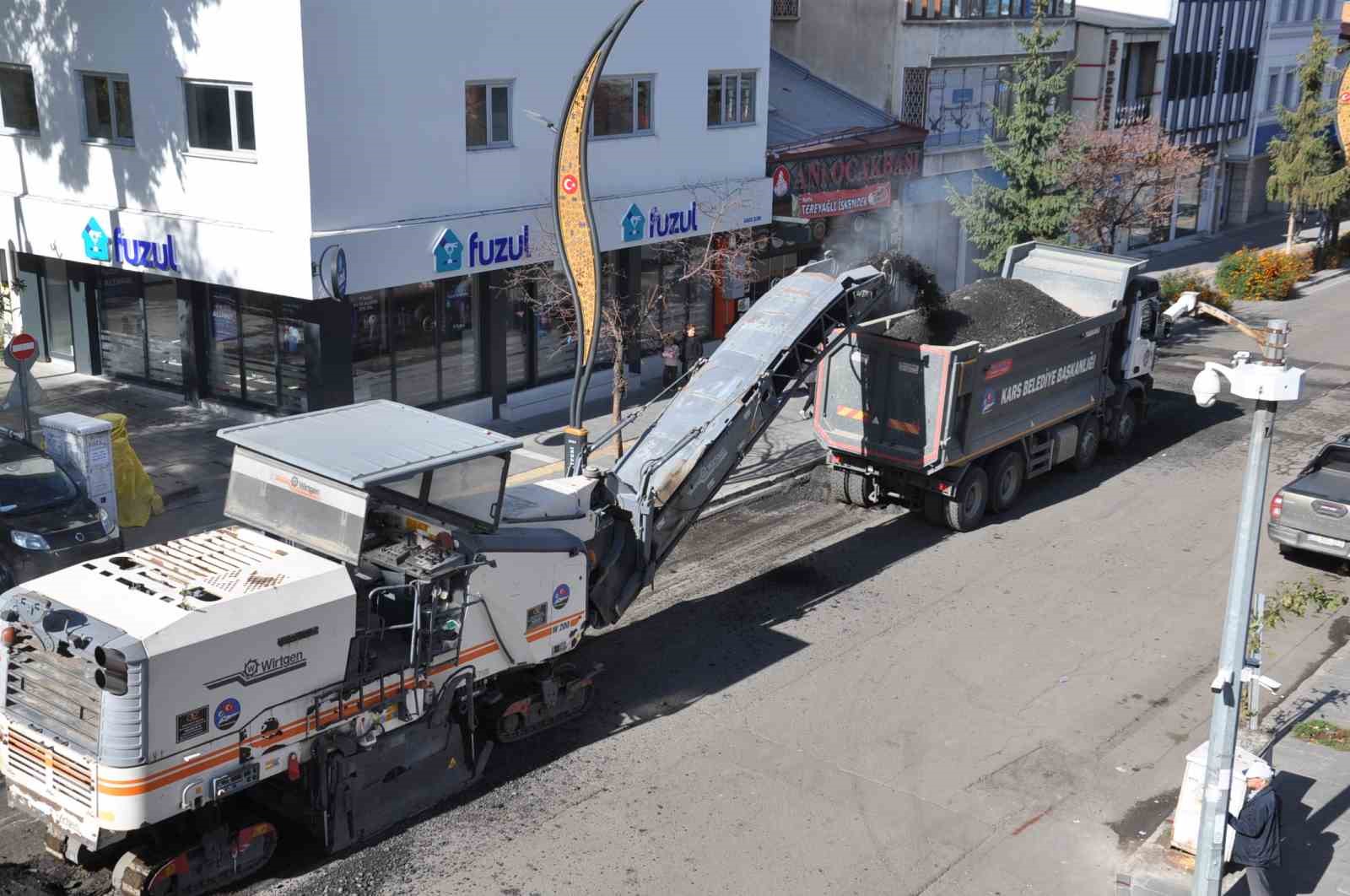 Kars'ta Beyaz Esaret Öncesi Yol Seferberliği: Kazımpaşa Caddesi Baştan Sona Yenileniyor