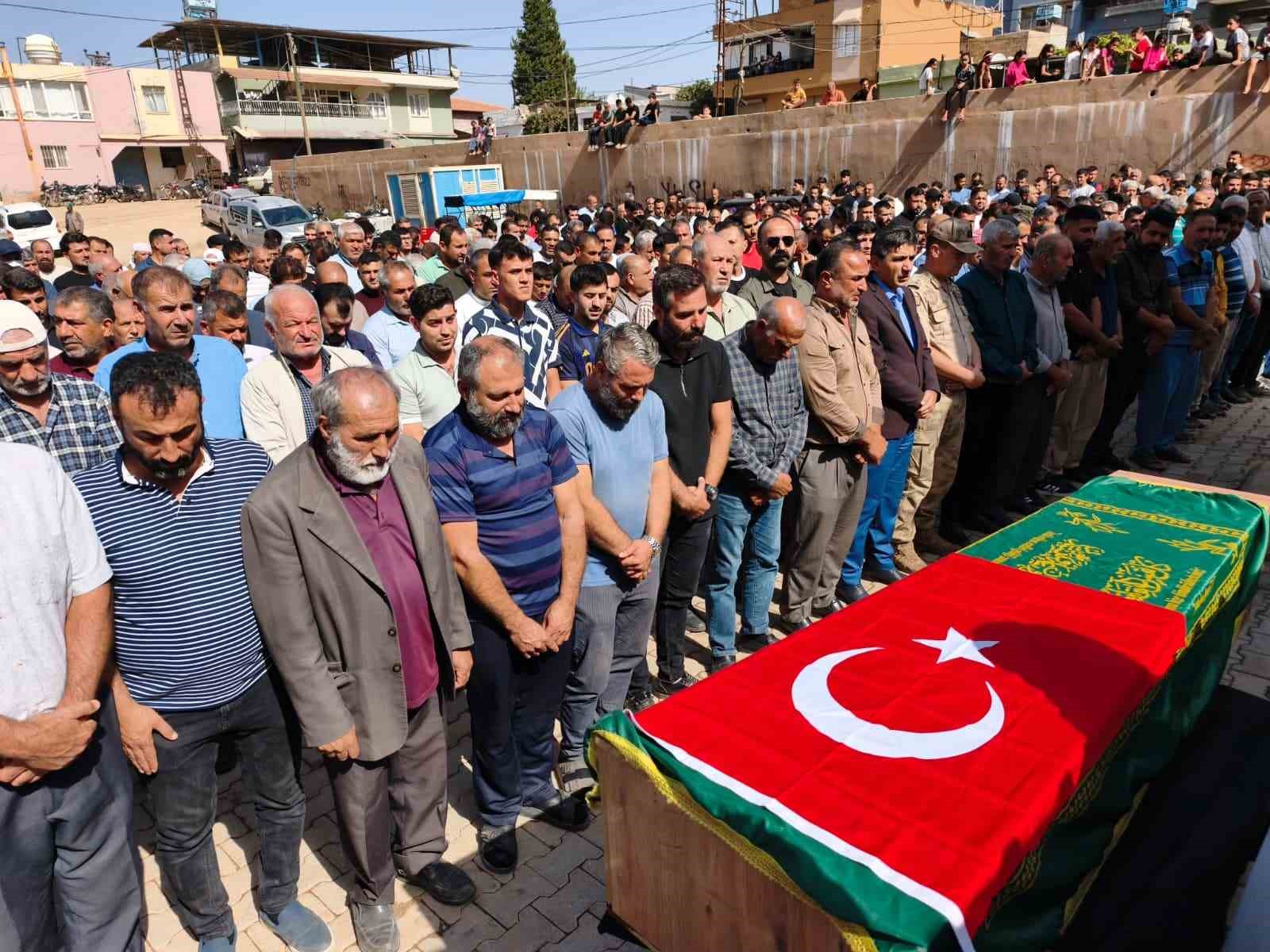 Kıbrıs'taki Gemi Faciasında Yürek Yakan Veda: Doğacak Bebeğini Göremeyen Mustafa Demir Kardeşinin Yanına Defnedildi
