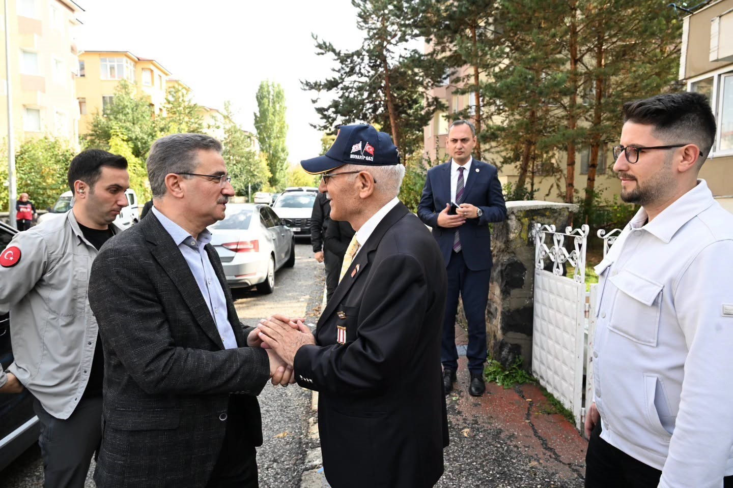 Vali Aydın Baruş’tan Şehit Ailesi ve Kıbrıs Gazisine anlamlı ziyaret
