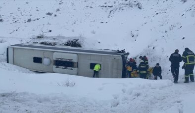 Erzincan- Sivas Yolunda Yolcu Otobüsü Devrildi Çok Sayıda Yaralı Var! 