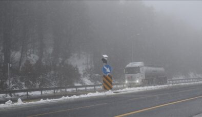 Bolu Dağı’nda kar etkili oluyor