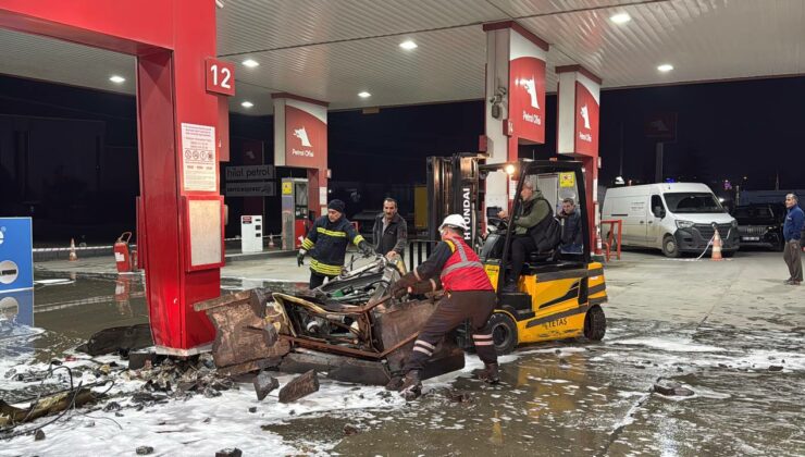 Kontrolden çıkan araç akaryakıt istasyonuna daldı: 2 yaralı