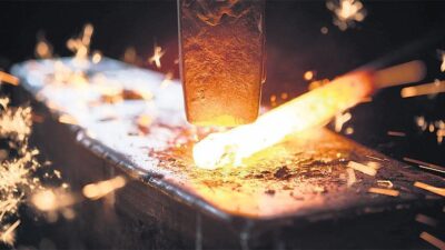 Demirin silah ve alet üretmek için işlendiği arkeolojik bir devir