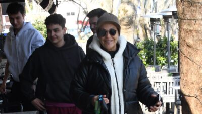 Habertürk’ten Eren Güler’in haberine göre; Hülya Avşar, Yeniköy’de köpeği Güllü