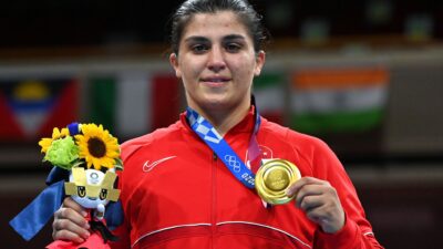 Boksta başarılı sporcularımız aldıkları başarılarla göğsümüzü kabartmayı sürdürüyor. Bu akşam