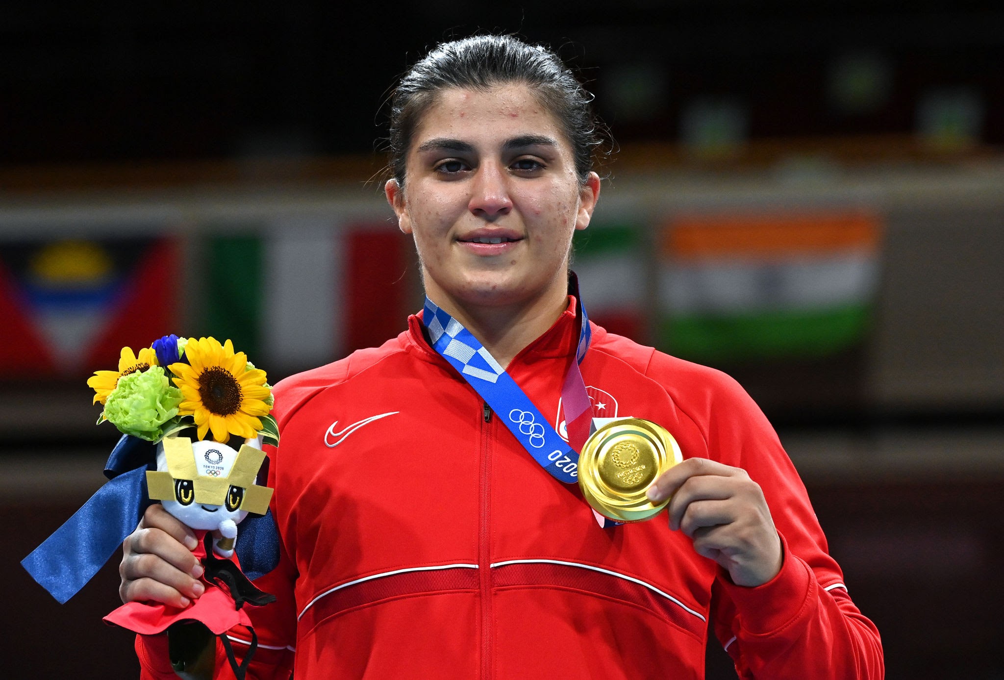 Boksta başarılı sporcularımız aldıkları başarılarla göğsümüzü kabartmayı sürdürüyor. Bu akşam