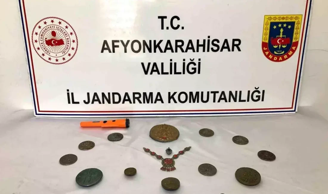 Afyonkarahisar’da jandarma tarafından bir eve yapılan baskında tarihi eser niteliği