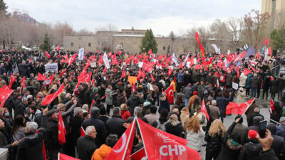 Kayseri’de, İstanbul Büyükşehir Belediye Başkanı Ekrem İmamoğlu’nun gözaltına alınmasını vatandaşlar
