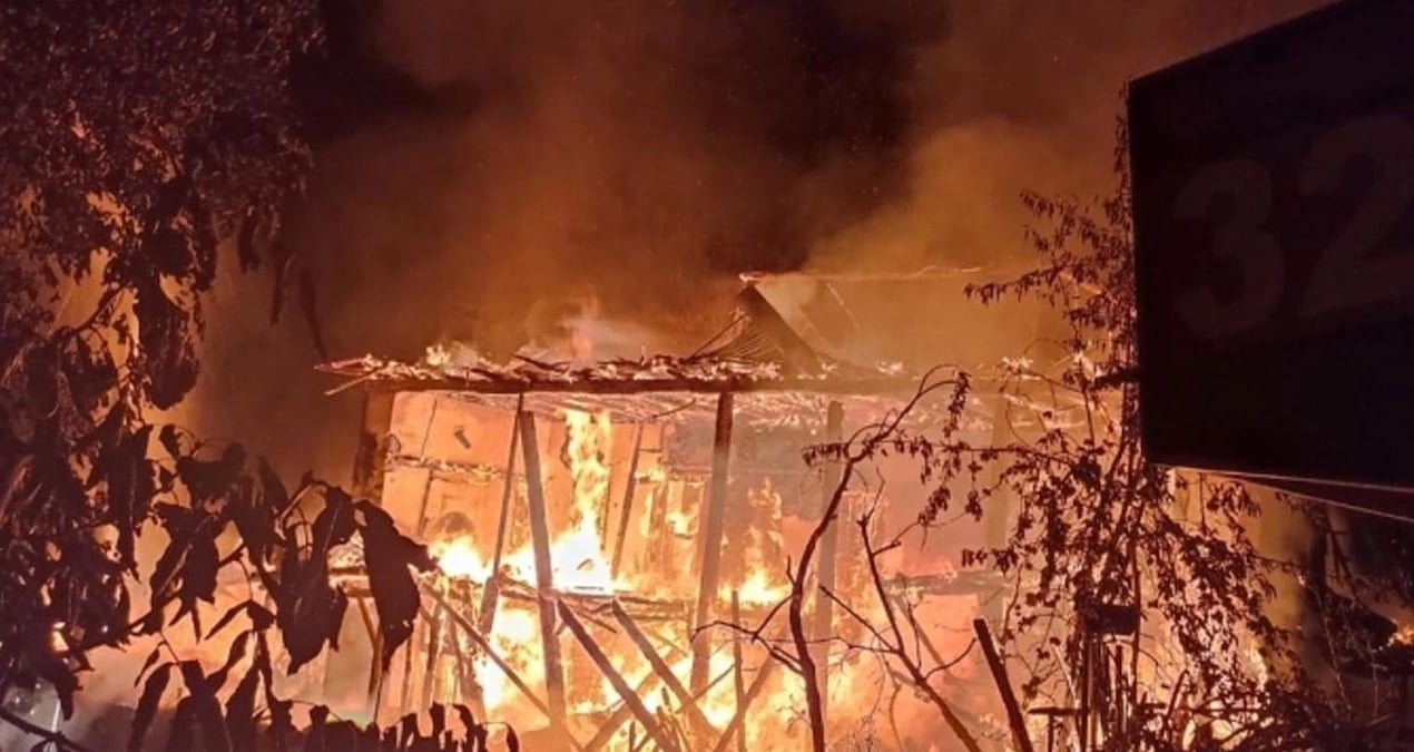 Burdur’un Pazar Mahallesi Kadayıfcı Sokak’ta işçilerin kaldığı müstakil evde, sobadan