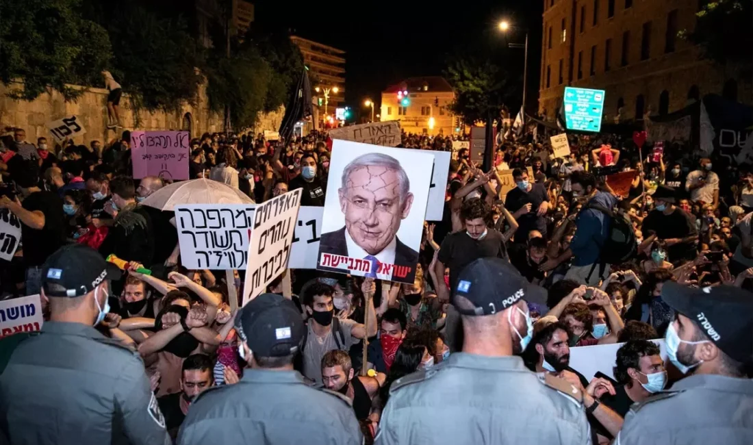 İsrail’de yaklaşık 10 bin kişi Batı Kudüs’te Başbakan Binyamin Netanyahu