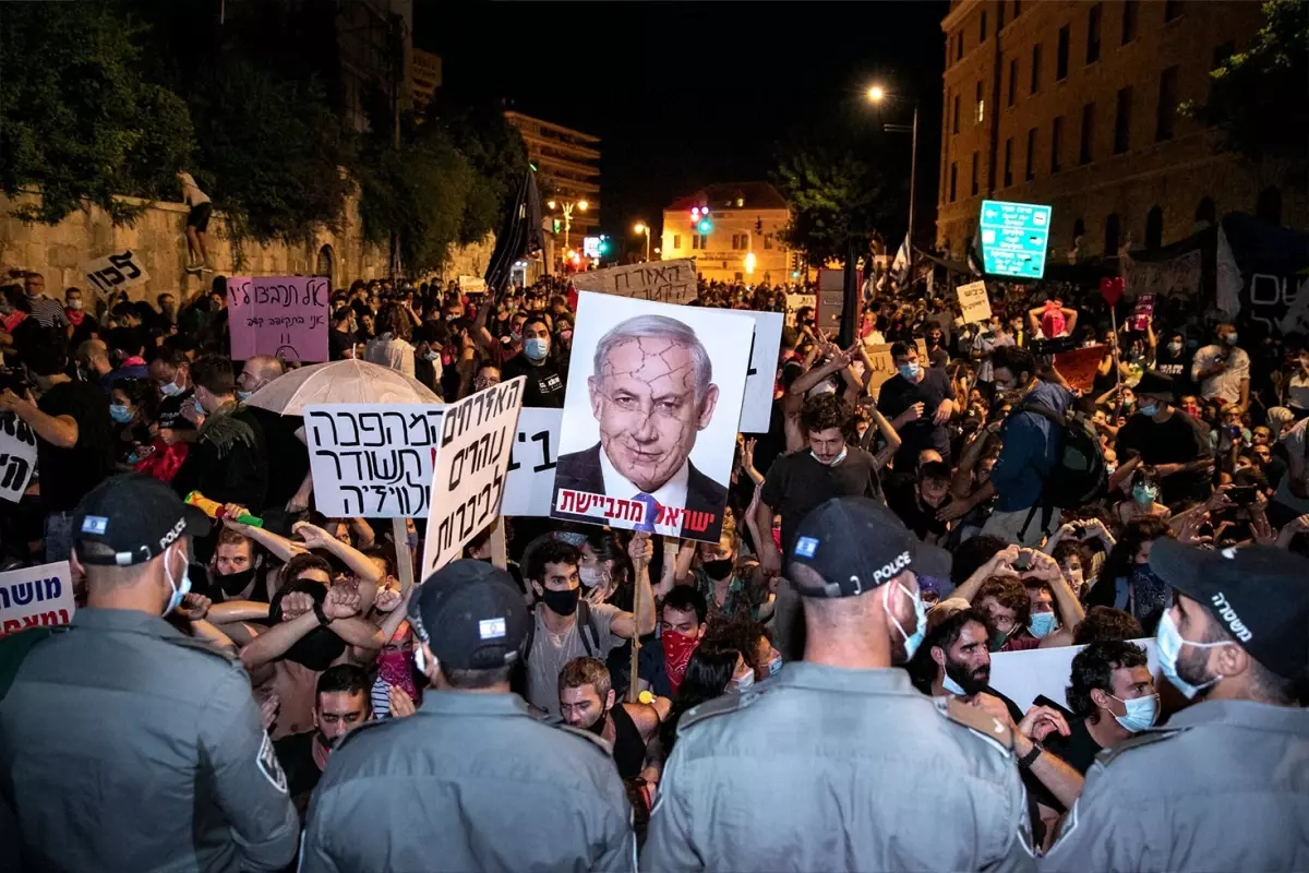 İsrail’de yaklaşık 10 bin kişi Batı Kudüs’te Başbakan Binyamin Netanyahu