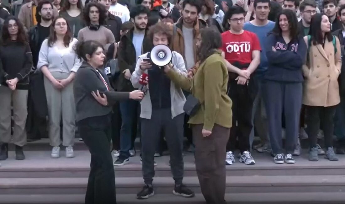 ODTÜ’lü Öğrencilerden Rektörlük Binası Önünde Açıklama ODTÜ öğrencileri, Rektörlük binası önünde İBB Başkanı Ekrem İmamoğlu’nun gözaltına
