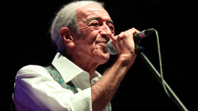 Edip Akbayram hayatını kaybetti. Akbayram, 9 Ocak’ta evinde düşerek iç