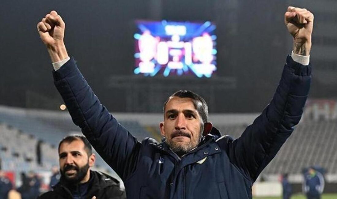 Ve Mehmet Topal Geri Döndü Teknik Direktör Mehmet Topal, yeniden Petrolul Ploiesti’nin başına geçti. Taraftar