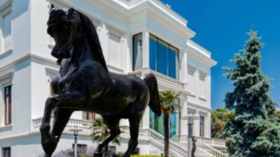 Sabancı Holding’in mirasına ortak olan Sevilay Sabancı Çınar, Emirgan’daki Atlı