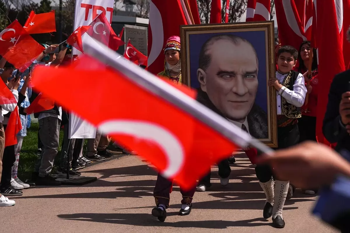 TRT Uluslararası 23 Nisan Çocuk Şenliği dolayısıyla 30 ülkeden Türkiye’ye