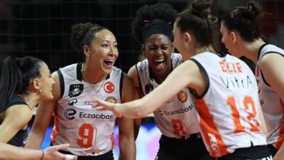 Haberin Devamı Vodafone Sultanlar Ligi play-off 3-4’üncülük serisi ikinci maçında Eczacıbaşı