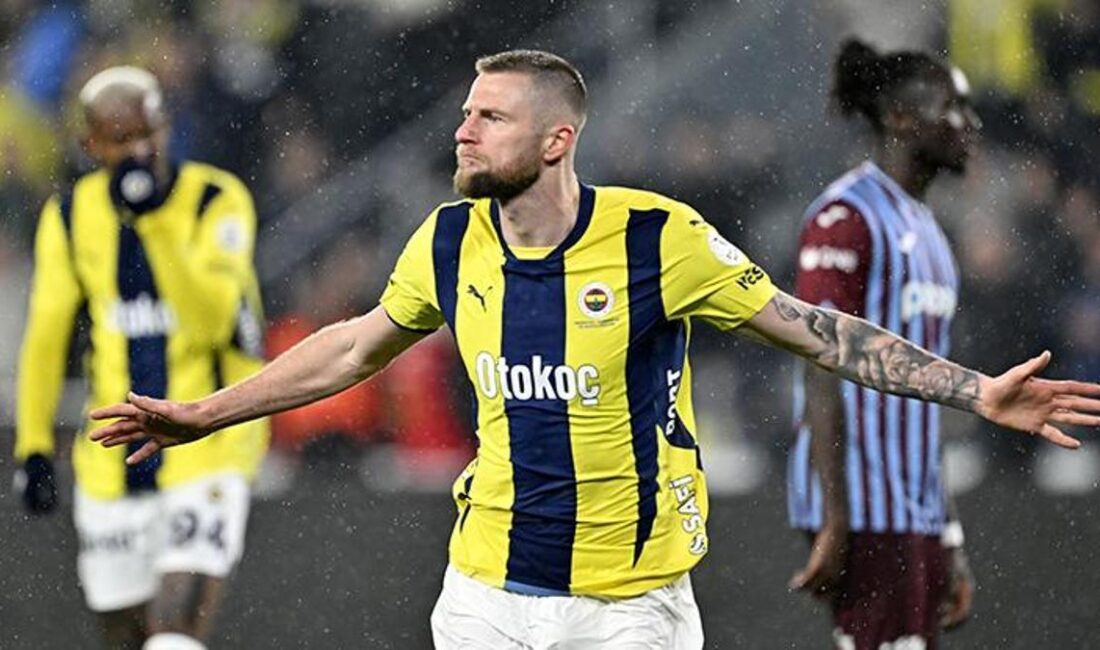 Fenerbahçe, Süper Lig’in 30. haftasında Trabzonspor’u Kadıköy’de konuk etti. Sarı-lacivertliler,