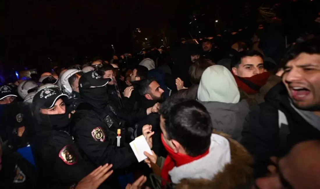 İstanbul’da Protestolarda Tutuklanan 34 Öğrenci Daha Tahliye Edildi İstanbul Cumhuriyet Başsavcılığınca İstanbul Büyükşehir Belediyesine (İBB) yönelik yürütülen soruşturmalarda