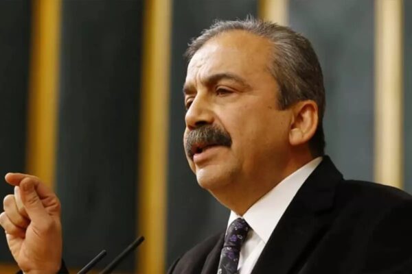 Sırrı Süreyya Önder’in kardeşi Ali Önder, ağabeyinin durumuna ilişkin yaptığı