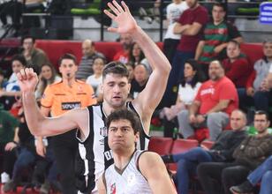 Karşıyaka ile Petkimspor Kritik Derbide Basketbol Süper Ligi’nde bu sezon düşme korkusunu üzerlerinden atamayan Karşıyaka