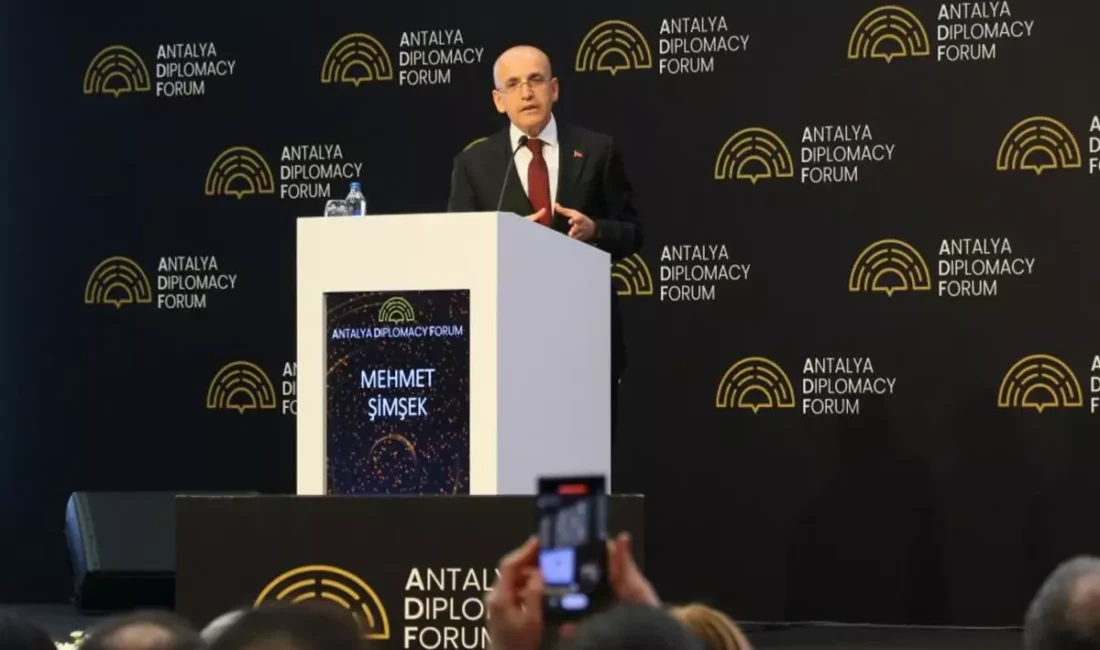 Mehmet Şimşek: Enflasyon Düşüyor, Düşecek Hazine ve Maliye Bakanı Mehmet Şimşek, “Enflasyon düşüyor, düşecek. Bu