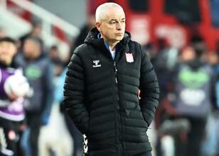 Rıza Çalımbay’dan Hakem Tepkisi! Sivasspor’un tecrübeli çalıştırıcısı Rıza Çalımbay, sahalarında Fenerbahçe’ye 3-1 mağlup oldukları