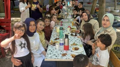 Esenyurt ilçemizin Cumhuriyet Mahallesi’nde bulunan Altınyıldız İlkokulu 2-H sınıfı, bugün