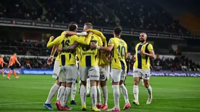 Başakşehir evinde oynanan maçı Fenerbahçe 4-1’lik skorla kazandı. Sarı-lacivertli ekibin
