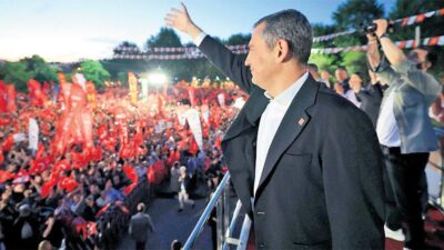 CHP Grup Başkanvekili Seçimi: Özel’den Yetki Kullanımı, Karaca’nın Durumu Merak