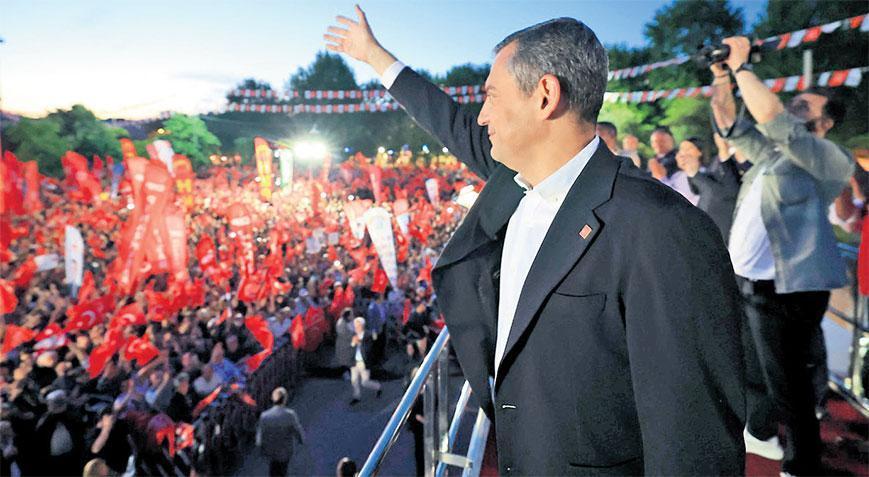 CHP Grup Başkanvekili Seçimi: Özel’den Yetki Kullanımı, Karaca’nın Durumu Merak