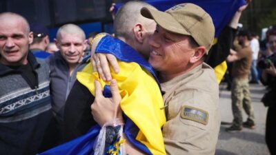 RUSYA-UKRAYNA ARASINDA KAPSAMLI ESİR TAKASI: 307 ASKER KARŞILIKLI SERBEST BIRAKILDI